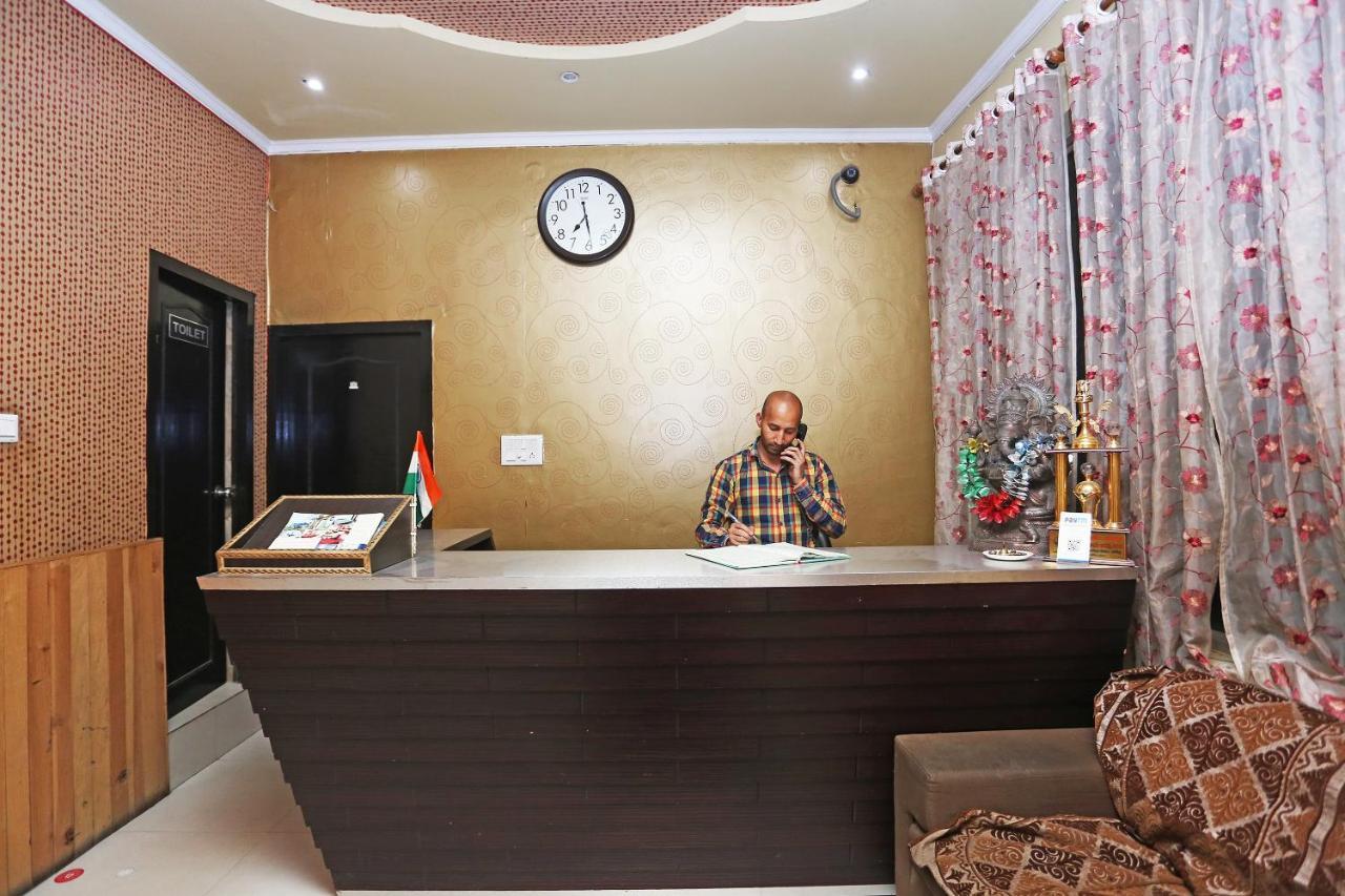Hotel Sunita Almora Buitenkant foto