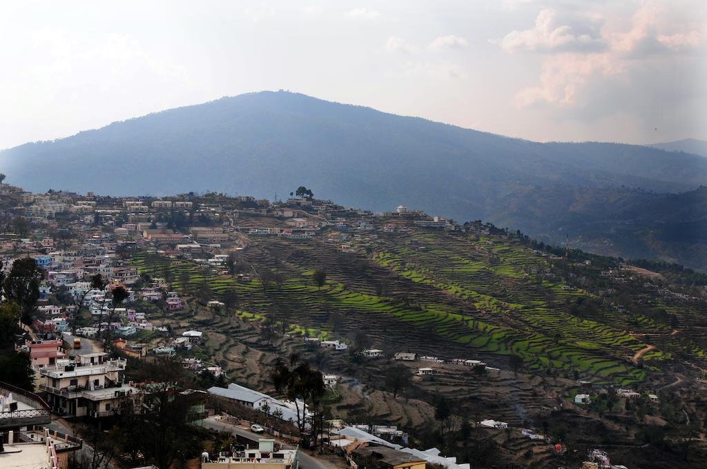 Hotel Sunita Almora Buitenkant foto