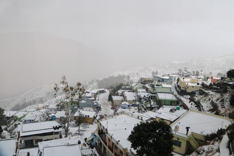 Hotel Sunita Almora Buitenkant foto